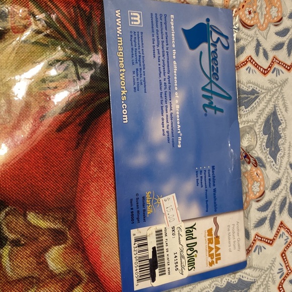 Christmas- Breeze art “welcome flag” size is 28” x 40” - Picture 4 of 5